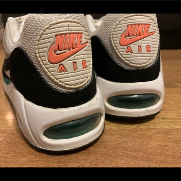 Nike Air shoes - Picture 2 of 3